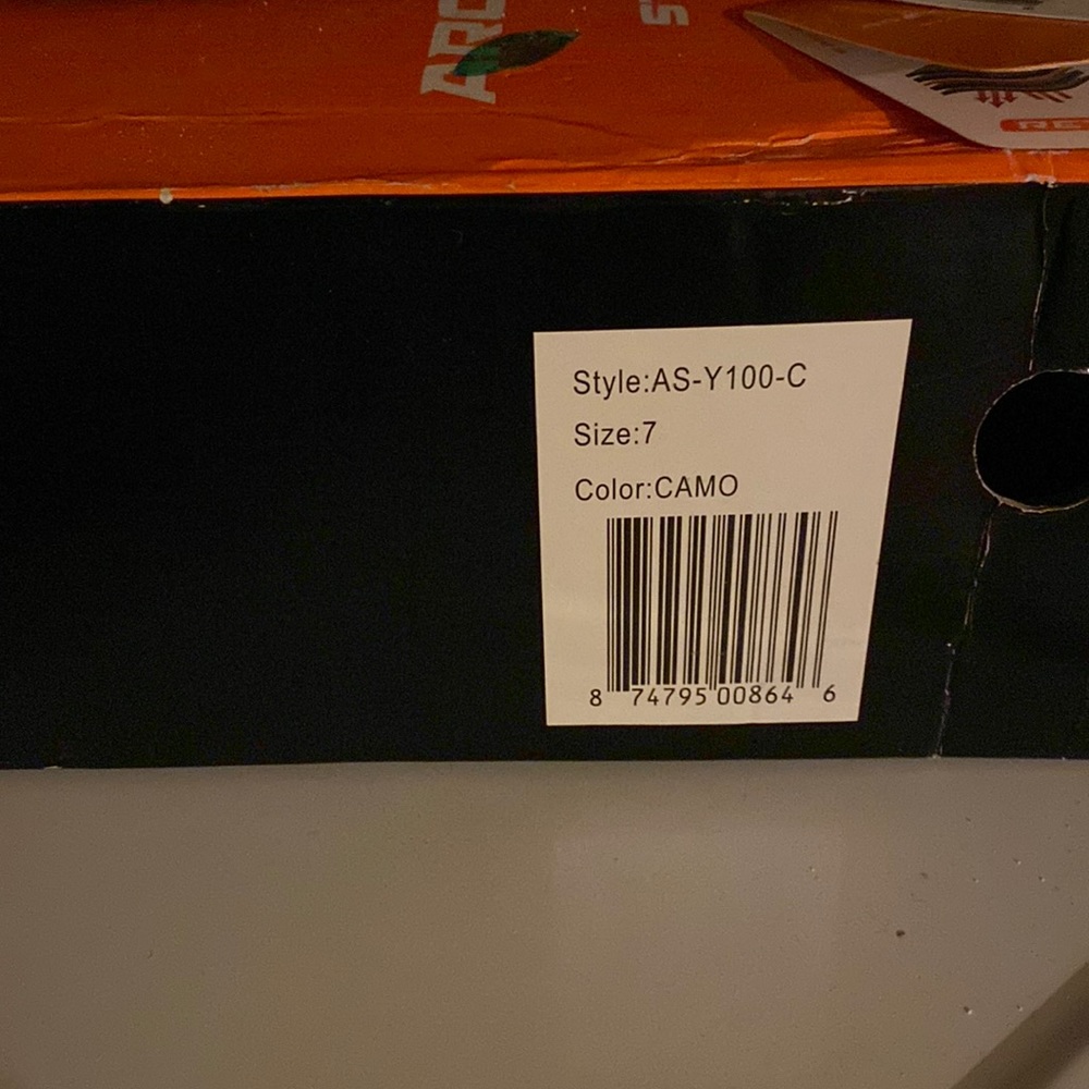 Brand new youth boys snow boots